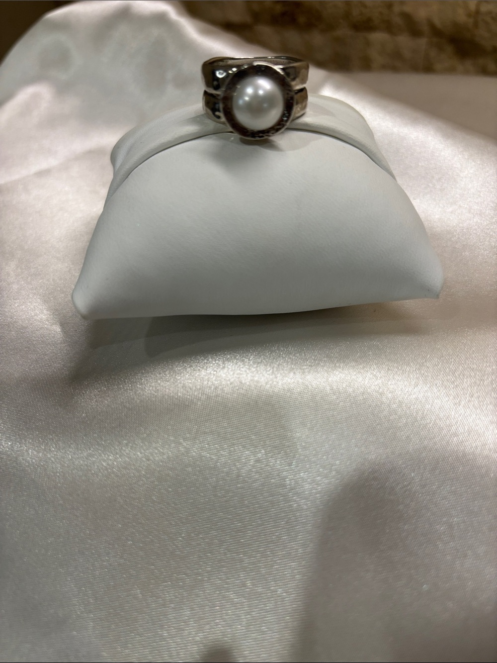 Elegant White Pearl Silver Band Ring